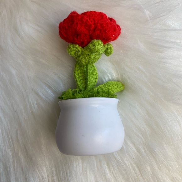 Crochet Knitted red rose Flower In Pot Potted Plant handmade Birthday Gift NEW - Picture 3 of 4